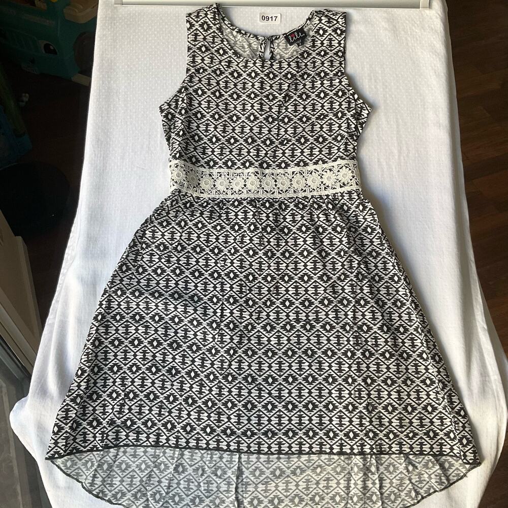 Lilt Women’s Sleeveless High-low w Lace Detail Dress size XS, Black & White